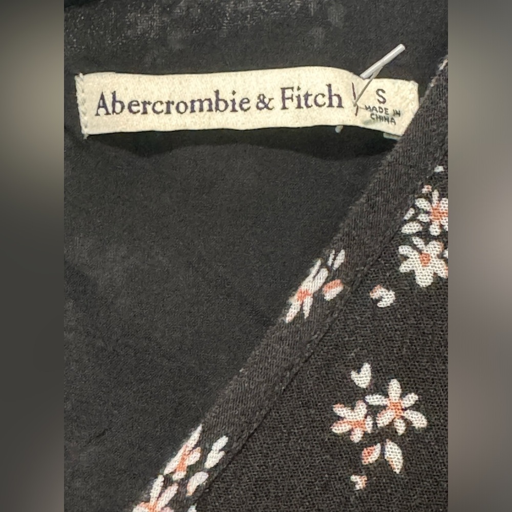 Abercrombie & Fitch Floral Tie Front Romper​​ - Picture 3 of 7